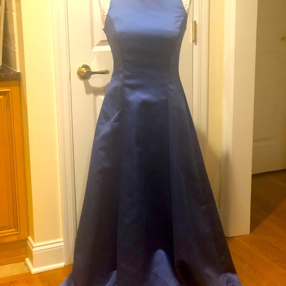Blue stunning sleeveless gown ; simple elegance